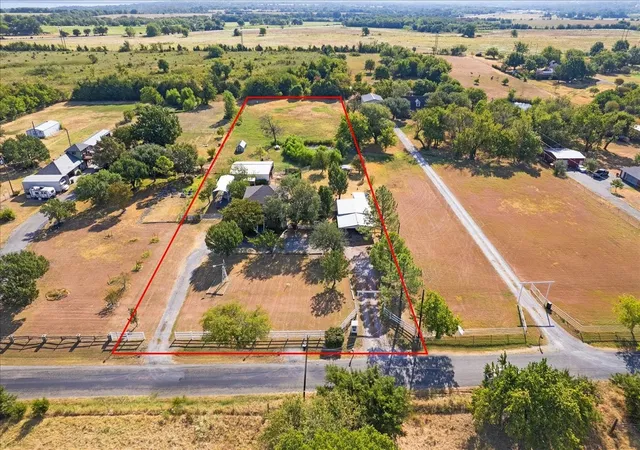 Photo 4 of Single family home for sale at 7634 Preston Rd, Denison, TX 75020 | MLS# 21385152 | Listing updated on 2026-09-13
