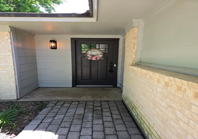 Photo 2 of Single family home for sale at 220 Bluebird Cir, Denton, TX 76209 | MLS# 21385160 | Listing updated on 2026-09-13