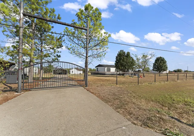 Photo 1 of Sale Pending at 1222 Anglin Way, Terrell, TX 75161 | MLS# 21385135 | Listing updated on 2026-09-28