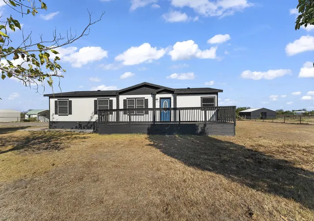 Photo 3 of Sale Pending at 1222 Anglin Way, Terrell, TX 75161 | MLS# 21385135 | Listing updated on 2026-09-28