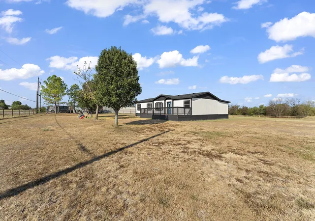 Photo 4 of Sale Pending at 1222 Anglin Way, Terrell, TX 75161 | MLS# 21385135 | Listing updated on 2026-09-28