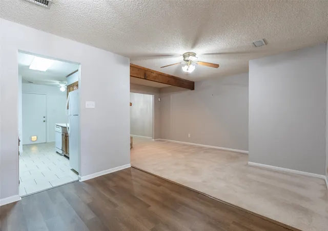 Photo 3 of Sale Pending at 35 Crossroads Dr, Abilene, TX 79605 | MLS# 21385095 | Listing updated on 2026-09-26