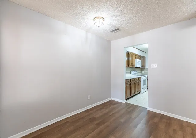 Photo 4 of Sale Pending at 35 Crossroads Dr, Abilene, TX 79605 | MLS# 21385095 | Listing updated on 2026-09-26