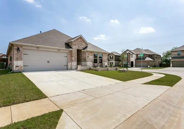 Photo 3 of Single family home for sale at 9704 Autumn Leaves Ln, Aubrey, TX 76227 | MLS# 21383190 | Listing updated on 2026-09-13