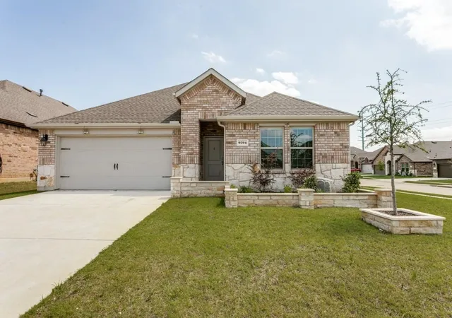 Photo 3 of Single family home for sale at 9704 Autumn Leaves Ln, Aubrey, TX 76227 | MLS# 21383190 | Listing updated on 2026-09-13