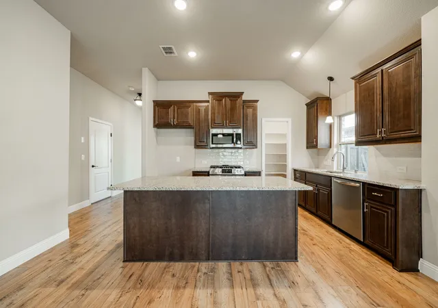 Photo 3 of Single family home for sale at 920 Bald Cypress Dr, Rockwall, TX 75087 | MLS# 21385190 | Listing updated on 2026-09-13