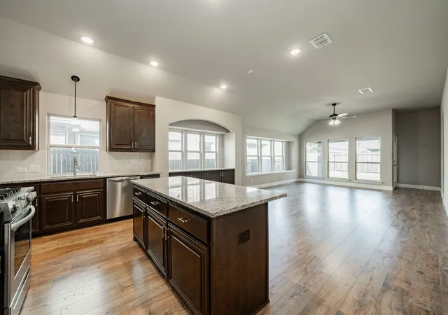 Photo 4 of Single family home for sale at 920 Bald Cypress Dr, Rockwall, TX 75087 | MLS# 21385190 | Listing updated on 2026-09-13
