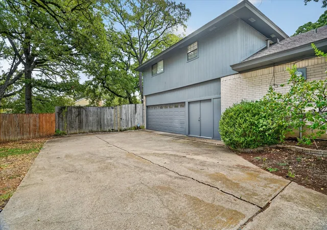 Photo 3 of Single family home for sale at 2201 Adams Dr, Arlington, TX 76011 | MLS# 21382307 | Listing updated on 2026-09-13