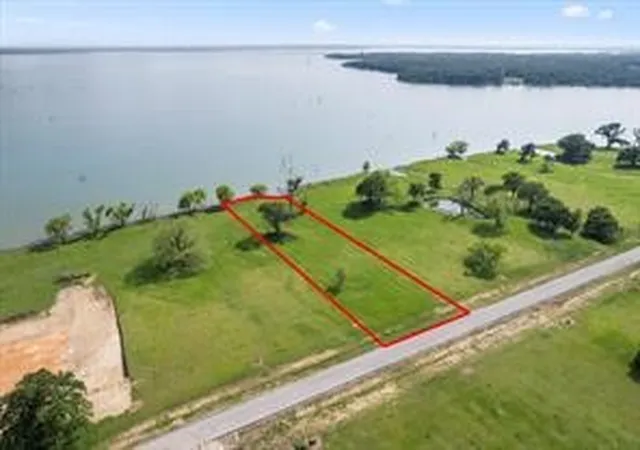 Photo 4 of Land for sale at Lot 16 Triangle Shrs Dr, Corsicana, TX 75109 | MLS# 21382559 | Listing updated on 2026-09-14