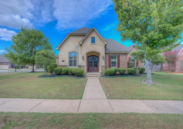 Photo 1 of Single family home for sale at 517 Tupelo Dr, Bossier City, LA 71111 | MLS# 21385199 | Listing updated on 2026-09-14