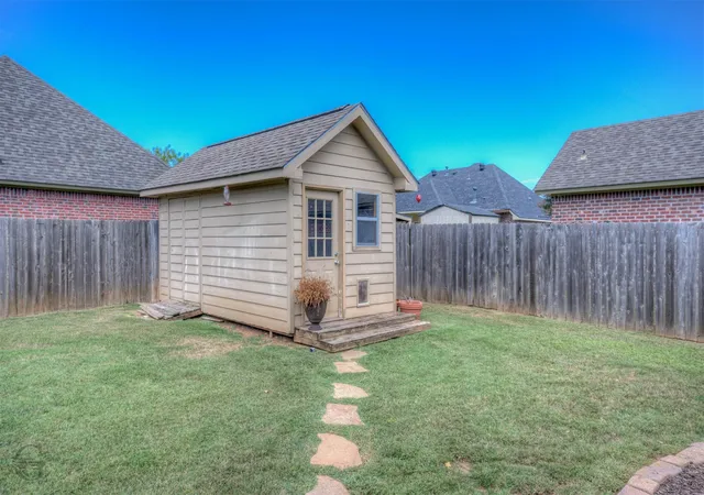 Photo 3 of Single family home for sale at 517 Tupelo Dr, Bossier City, LA 71111 | MLS# 21385199 | Listing updated on 2026-09-14