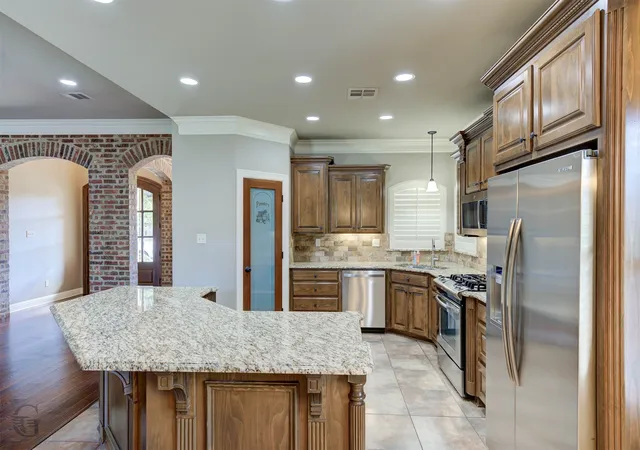 Photo 4 of Single family home for sale at 517 Tupelo Dr, Bossier City, LA 71111 | MLS# 21385199 | Listing updated on 2026-09-14