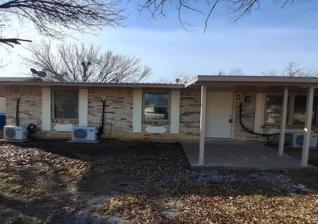 Photo 2 of Single family home for sale at 516 Forrest Ln, Denison, TX 75021 | MLS# 21384806 | Listing updated on 2026-09-22