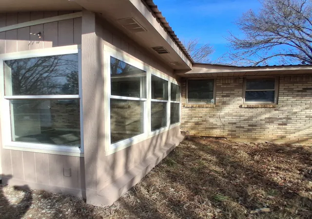 Photo 4 of Single family home for sale at 516 Forrest Ln, Denison, TX 75021 | MLS# 21384806 | Listing updated on 2026-09-22