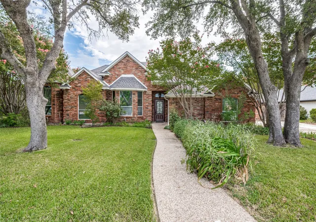 Photo 1 of Single family home for sale at 252 Plantation Dr, Coppell, TX 75019 | MLS# 21384913 | Listing updated on 2026-09-20