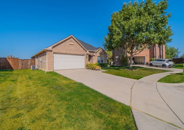 Photo 3 of Single family home for sale at 2744 Winterberry Ln, Little Elm, TX 75068 | MLS# 21385215 | Listing updated on 2026-09-14