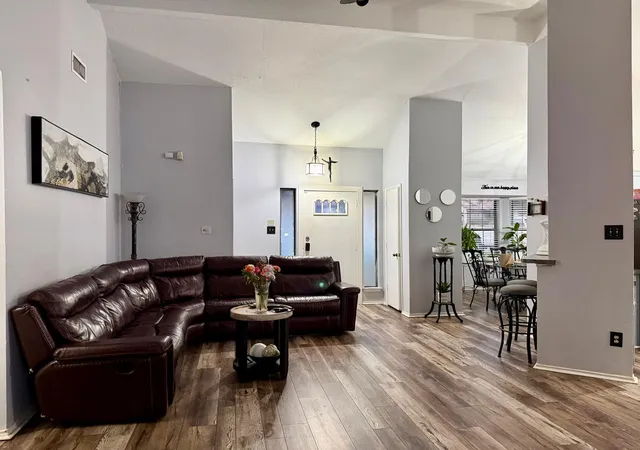 Photo 2 of Single family home for sale at 2608 Shasta Ct, Fort Worth, TX 76133 | MLS# 21385165 | Listing updated on 2026-09-13