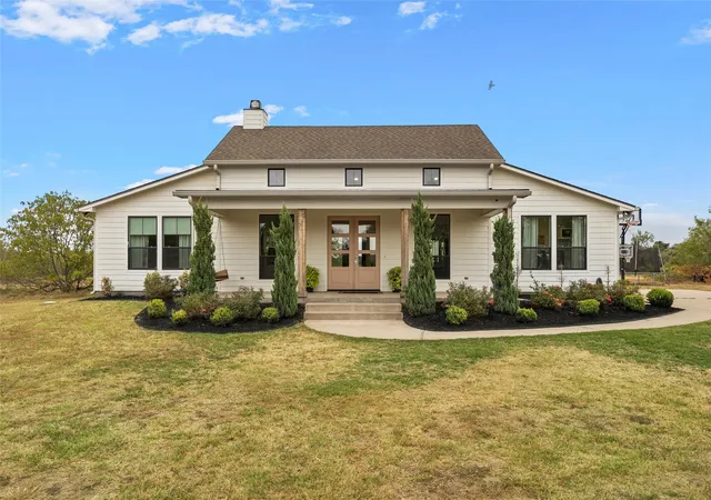 Photo 2 of Single family home for sale at 3325 J Flewellen Rd, Waco, TX 76704 | MLS# 21381827 | Listing updated on 2026-09-13