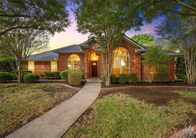 Photo 1 of Sale Pending at 1223 Oakmanor Cir, Hewitt, TX 76643 | MLS# 21383220 | Listing updated on 2026-09-27