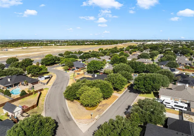 Photo 40 of Sale Pending at 1223 Oakmanor Cir, Hewitt, TX 76643 | MLS# 21383220 | Listing updated on 2026-09-27