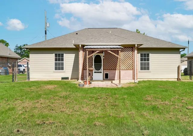 Photo 2 of Single family home for sale at 145 Tupelo, Pittsburg, TX 75686 | MLS# 21385231 | Listing updated on 2026-09-13