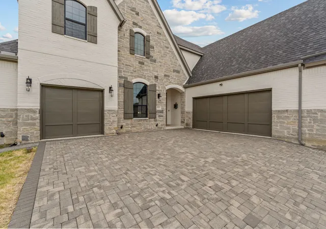 Photo 3 of Single family home for sale at 1721 Clem Castle Dr, Carrollton, TX 75010 | MLS# 21385234 | Listing updated on 2026-09-14
