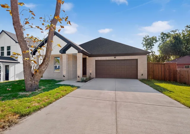 Photo 2 of Single family home for sale at 403 S Medora St, Terrell, TX 75160 | MLS# 21384490 | Listing updated on 2026-09-13