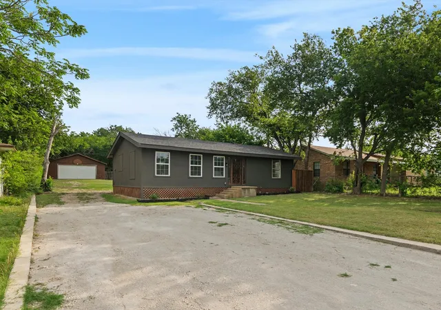 Photo 3 of Single family home for sale at 5718 Landino St, Fort Worth, TX 76114 | MLS# 21385250 | Listing updated on 2026-09-13