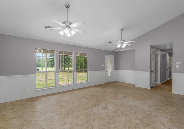 Photo 3 of Single family home for sale at 4413 Circle Sq Dr, Mooringsport, LA 71060 | MLS# 21385257 | Listing updated on 2026-09-19