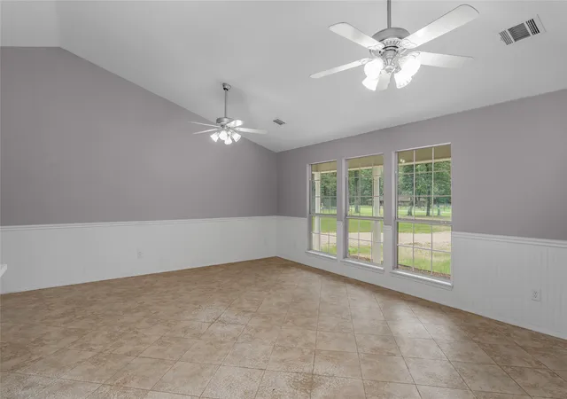 Photo 4 of Single family home for sale at 4413 Circle Sq Dr, Mooringsport, LA 71060 | MLS# 21385257 | Listing updated on 2026-09-19
