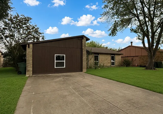 Photo 3 of Single family home for sale at 5618 Briarcrest Dr, Garland, TX 75043 | MLS# 21385269 | Listing updated on 2026-09-15