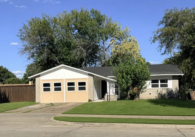 Photo 1 of Single family home for sale at 618 N Yale Dr, Garland, TX 75042 | MLS# 21385274 | Listing updated on 2026-09-27