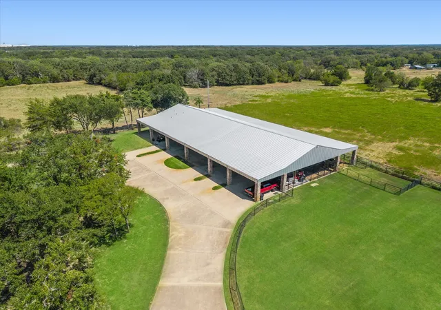 Photo 3 of Single family home for sale at 1276 County Rd 3318, Greenville, TX 75402 | MLS# 21383365 | Listing updated on 2026-09-20