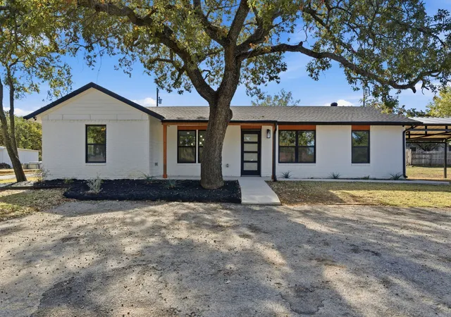 Single family home for sale at 205 Lacewell St, Jacksboro, TX 76458 | MLS# 21383127
