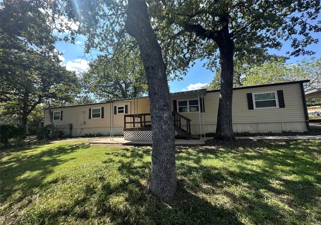 Photo 1 of Manufactured home for sale at 4324 Bradley Ln, Arlington, TX 76017 | MLS# 21376004 | Listing updated on 2026-09-30