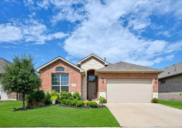 Photo 2 of Single family home for sale at 2424 O Conner Ranch Dr, Weatherford, TX 76087 | MLS# 21374357 | Listing updated on 2026-09-13
