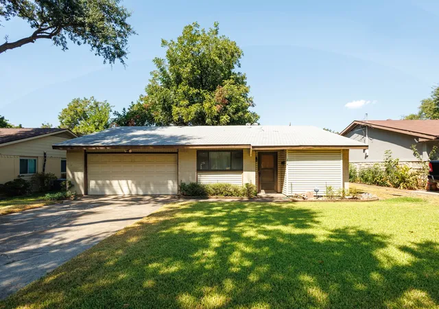Photo 1 of Single family home for sale at 2919 Bergen Ln, Dallas, TX 75234 | MLS# 21385303 | Listing updated on 2026-09-14