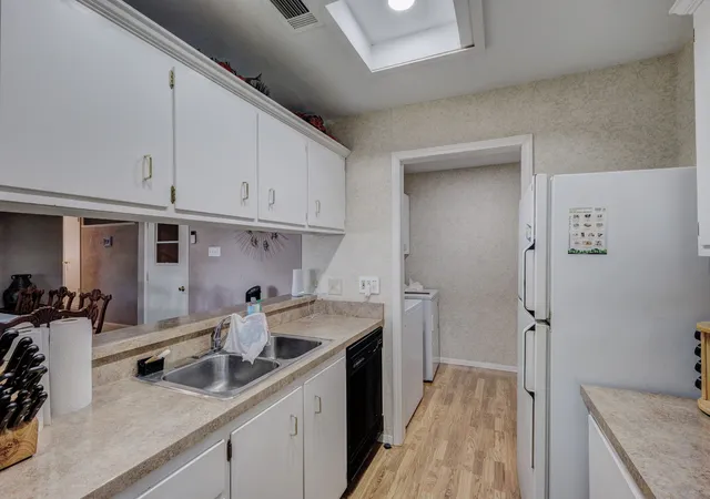 Photo 4 of Single family home for sale at 2919 Bergen Ln, Dallas, TX 75234 | MLS# 21385303 | Listing updated on 2026-09-14