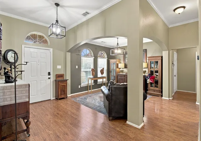 Photo 3 of Single family home for sale at 116 Springfield Cir, Waxahachie, TX 75165 | MLS# 21385319 | Listing updated on 2026-09-13