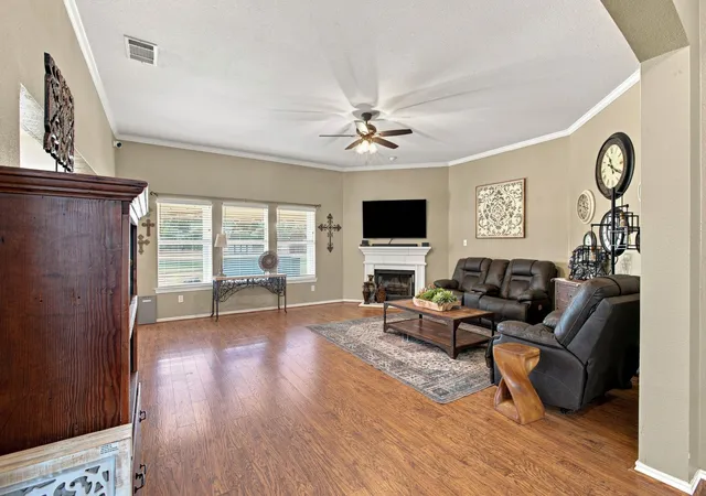 Photo 4 of Single family home for sale at 116 Springfield Cir, Waxahachie, TX 75165 | MLS# 21385319 | Listing updated on 2026-09-13