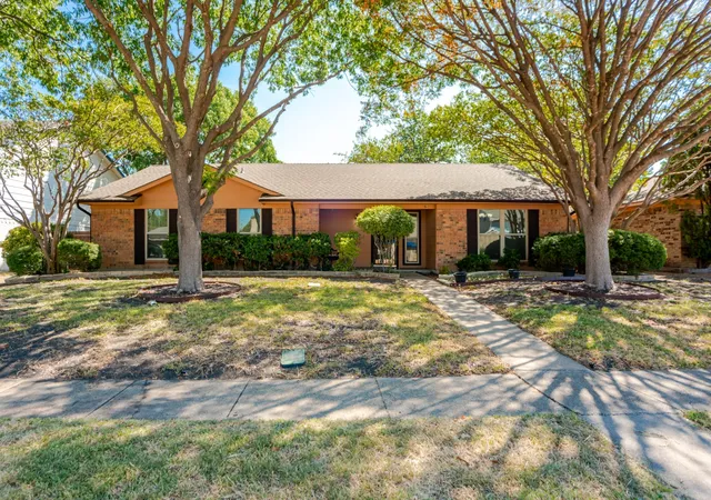 Photo 1 of Single family home for sale at 203 Trailridge Dr, Richardson, TX 75081 | MLS# 21382976 | Listing updated on 2026-10-20