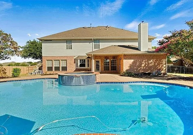 Photo 2 of Single family home for sale at 5204 Teton Trl, Fort Worth, TX 76137 | MLS# 21383460 | Listing updated on 2026-09-13