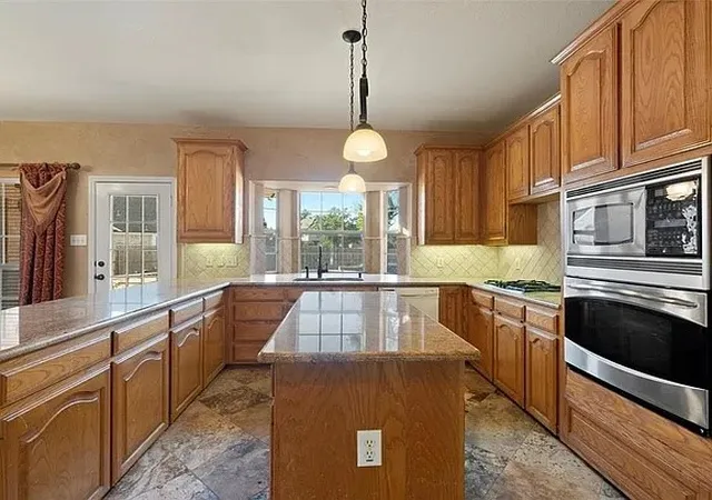 Photo 4 of Single family home for sale at 5204 Teton Trl, Fort Worth, TX 76137 | MLS# 21383460 | Listing updated on 2026-09-13