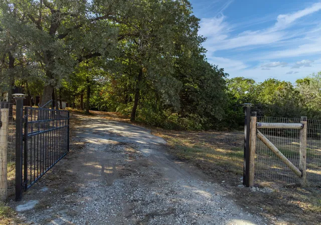 Photo 3 of Single family home for sale at 600 Hcr 1248, Whitney, TX 76692 | MLS# 21385315 | Listing updated on 2026-09-14