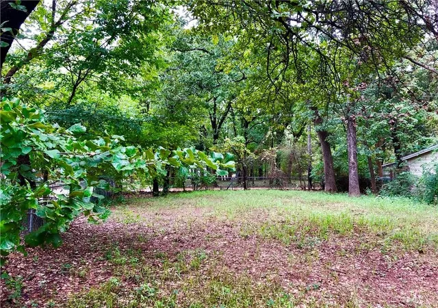 Photo 11 of Single family home for sale at 304 Nighthawk Dr, Pottsboro, TX 75076 | MLS# 21385328 | Listing updated on 2026-09-17