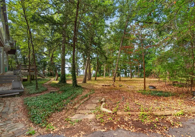 Photo 3 of Sale Pending at 2174 N Cross Dr, Shreveport, LA 71107 | MLS# 21385109 | Listing updated on 2026-09-28