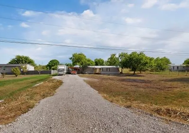Manufactured home for sale at 8108 Gray Mist Ct, Alvarado, TX 76009 | MLS# 21383090