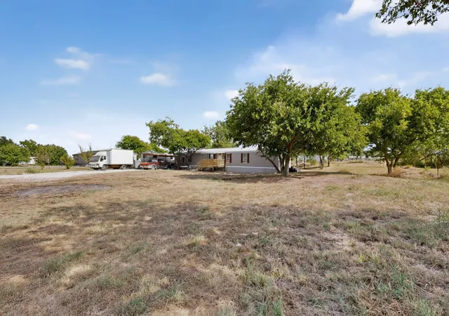 Photo 2 of Manufactured home for sale at 8108 Gray Mist Ct, Alvarado, TX 76009 | MLS# 21383090 | Listing updated on 2026-09-13