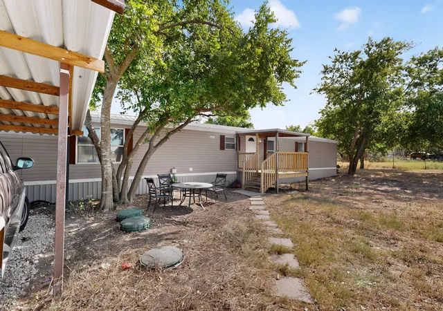 Photo 3 of Manufactured home for sale at 8108 Gray Mist Ct, Alvarado, TX 76009 | MLS# 21383090 | Listing updated on 2026-09-13