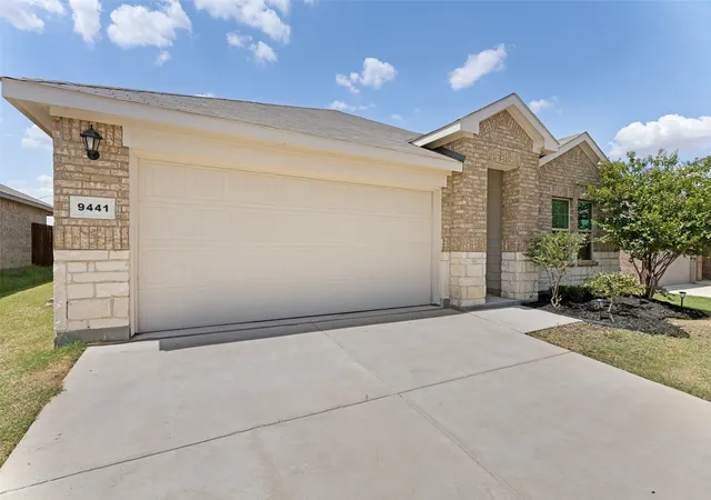 Photo 3 of Single family home for sale at 9441 Firedog Dr, Fort Worth, TX 76131 | MLS# 21385390 | Listing updated on 2026-09-14
